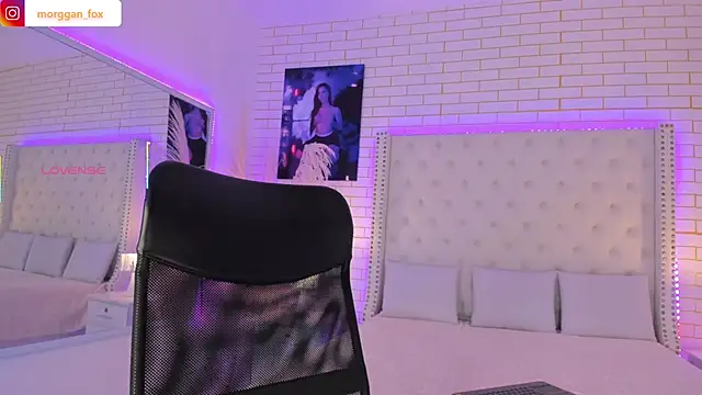 Morggan Fox  online show from November 2025 04:27:02 AM