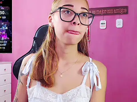 Snapshot of Anttonella_Pons chatting on March 2025 11:53:02 AM Anttonella Pons online show from March 2025 11:53:02 AM