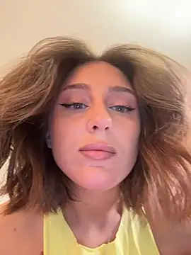 MiaaLoveeee online show from April 2026 01:06:02 PM