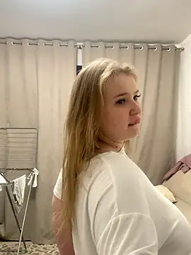 Snapshot of Amy_Sky_ chatting on October 2025 06:51:01 PM Amy Sky online show from October 2025 06:51:01 PM
