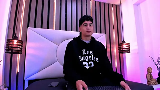 Jhojan twink online show from October 2025 12:04:01 PM