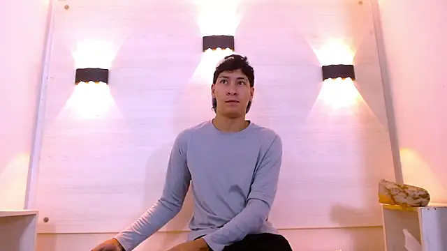 Jhojan twink online show from November 2025 12:05:01 PM