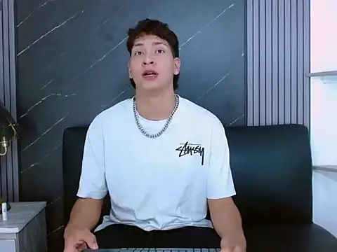 Jhojan twink online show from April 2026 08:37:02 PM