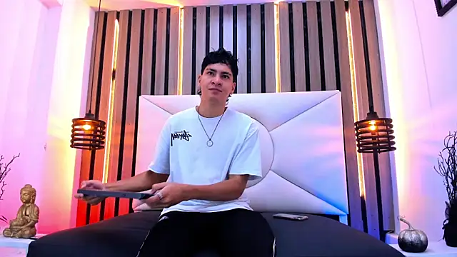 Jhojan twink online show from October 2025 12:17:01 PM