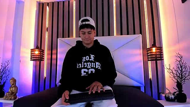 Jhojan twink online show from October 2025 11:42:02 AM