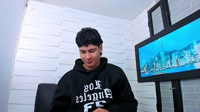 Jhojan twink online show from November 2025 01:15:02 PM