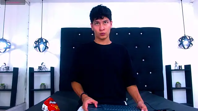 Jhojan twink online show from November 2025 04:16:02 AM