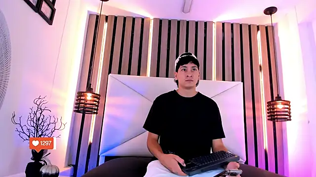 Jhojan twink online show from November 2025 12:31:02 PM