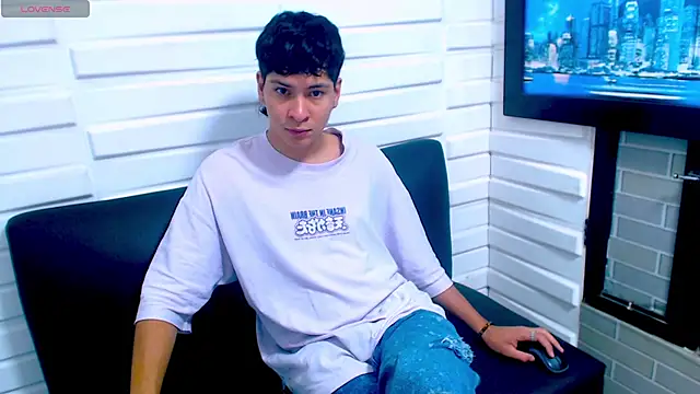 Jhojan twink online show from November 2025 05:06:02 PM