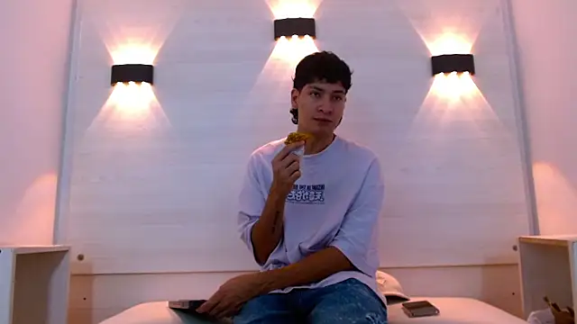 Jhojan twink online show from November 2025 12:16:02 PM