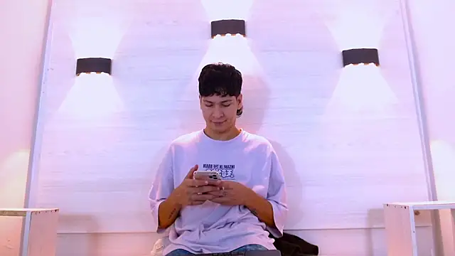 Jhojan twink online show from December 2025 01:23:01 PM