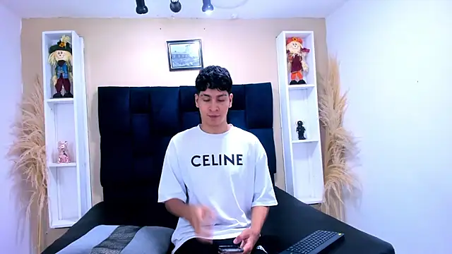 Jhojan twink online show from October 2025 04:57:02 AM