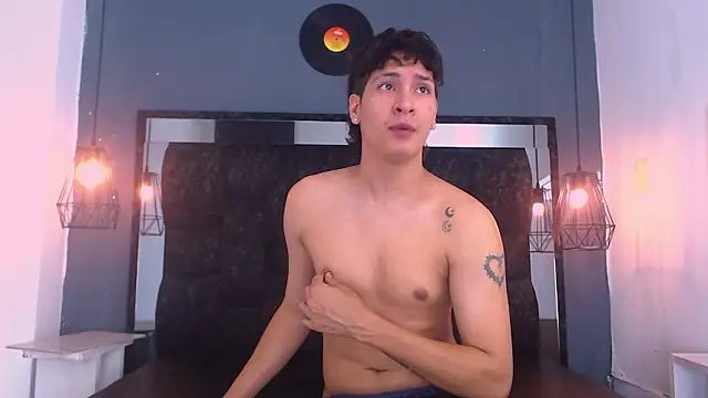 Jhojan twink online show from March 2026 04:52:01 AM