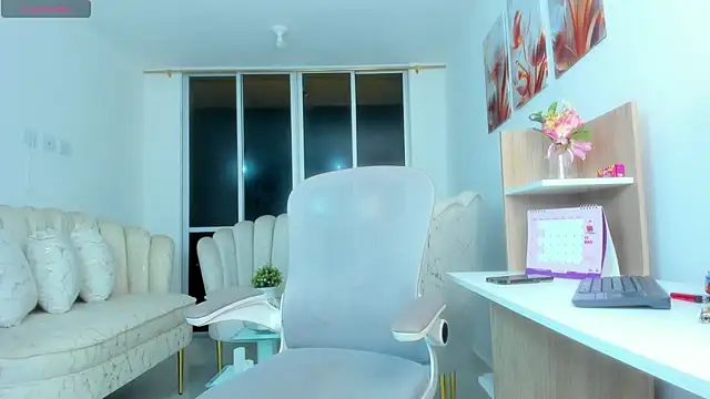 karol f00x online show from November 2025 01:05:01 AM