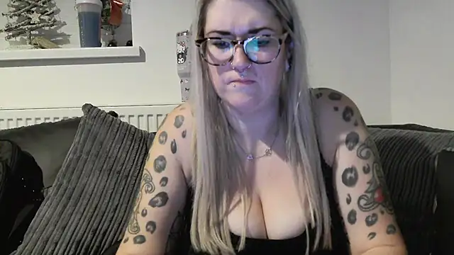 Sizzling Indie36 online show from November 2025 07:14:01 PM