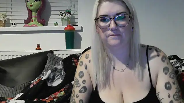 Sizzling Indie36 online show from November 2025 09:31:01 PM