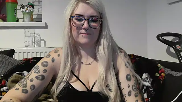 Sizzling Indie36 online show from November 2025 11:20:02 PM