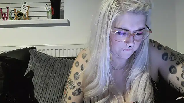 Sizzling Indie36 online show from October 2025 08:10:02 PM