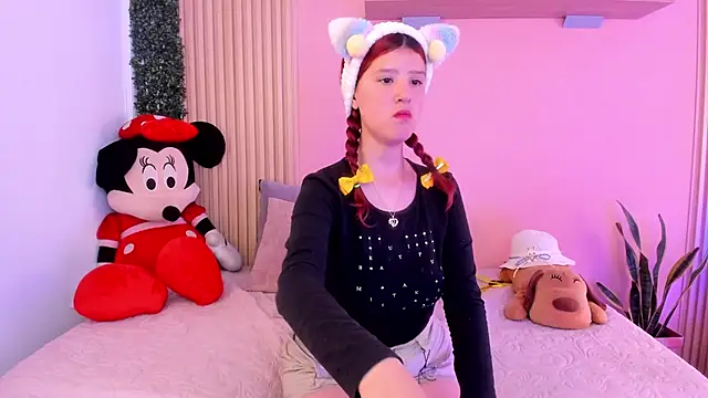 Snapshot of Sophie_joyy chatting on September 2025 05:06:02 PM Sophie joyy online show from September 2025 05:06:02 PM