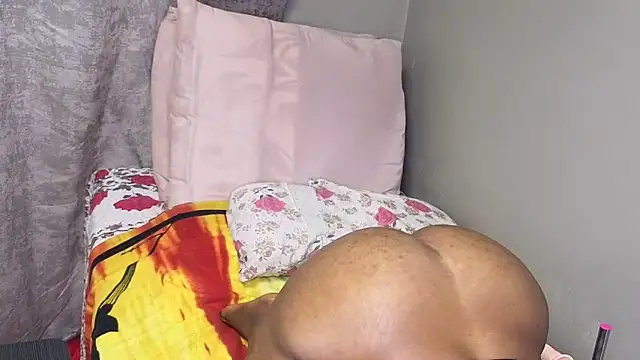 spicybootie online show from November 2025 08:48:02 AM