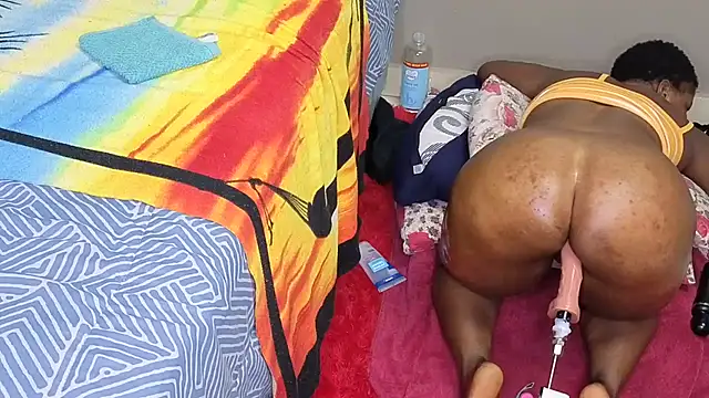 spicybootie online show from October 2025 12:15:01 PM