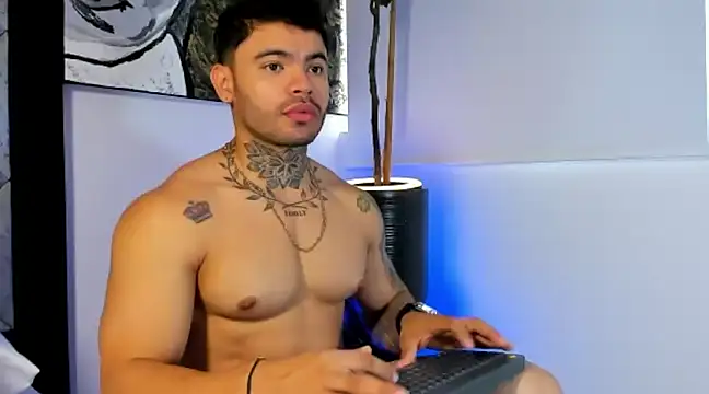 thiagoferrari2 online show from March 2025 01:41:01 PM