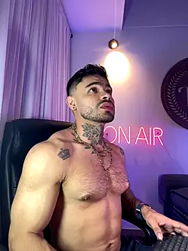 thiagoferrari2 online show from October 2025 04:24:02 AM