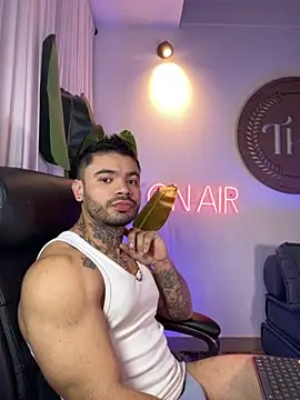 thiagoferrari2 online show from September 2025 12:27:01 AM