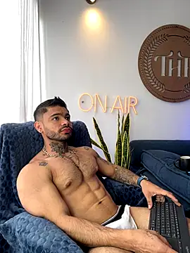 thiagoferrari2 online show from October 2025 01:12:02 PM