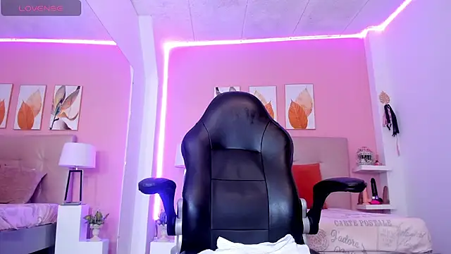 Molly h0t online show from April 2026 07:47:01 PM