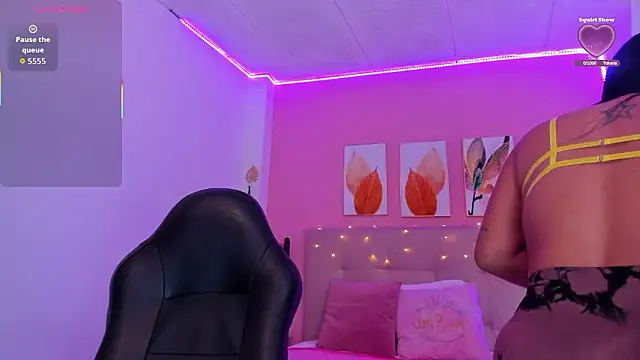 Molly h0t online show from January 2026 12:31:01 PM