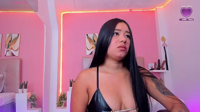 Molly h0t online show from October 2025 12:17:01 PM