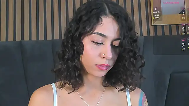 AliceStevens  online show from October 2025 01:32:02 PM