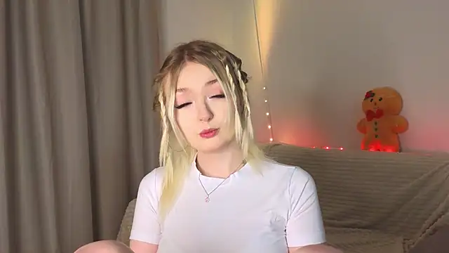 minigirl online show from February 2026 04:03:01 PM