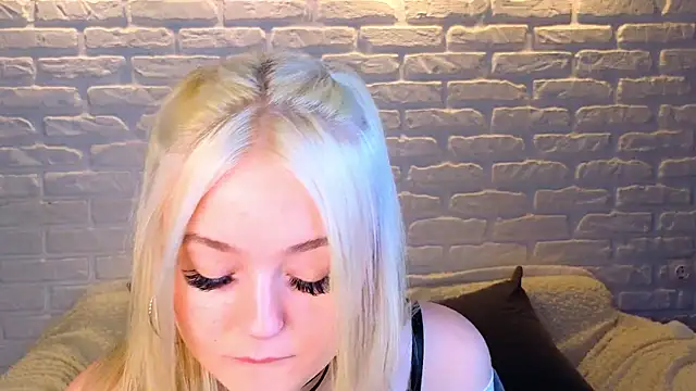 minigirl online show from March 2025 10:17:01 AM