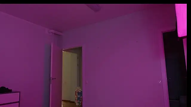 Snapshot of Brad_Holloway chatting on November 2025 08:13:02 PM Brad Holloway online show from November 2025 08:13:02 PM