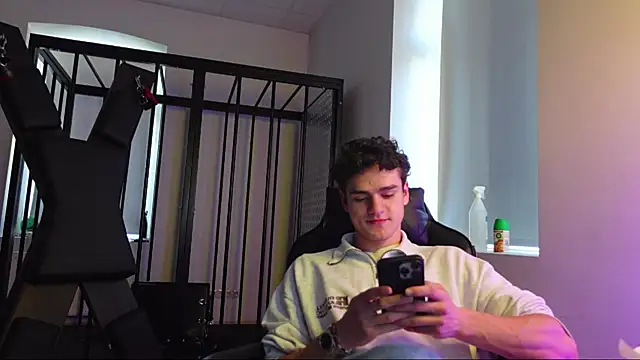 Snapshot of Brad_Holloway chatting on October 2025 12:41:01 PM Brad Holloway online show from October 2025 12:41:01 PM