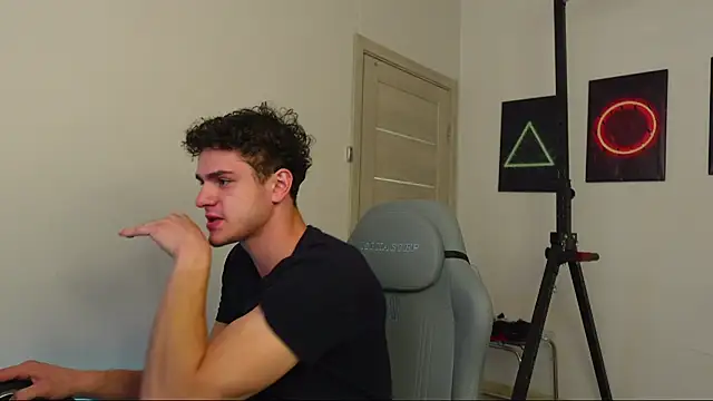 Snapshot of Brad_Holloway chatting on October 2025 01:23:02 PM Brad Holloway online show from October 2025 01:23:02 PM