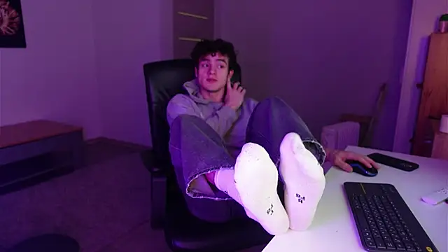 Snapshot of Brad_Holloway chatting on November 2025 06:36:02 AM Brad Holloway online show from November 2025 06:36:02 AM