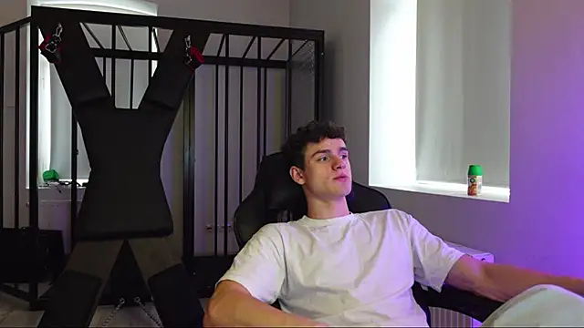 Snapshot of Brad_Holloway chatting on October 2025 12:35:01 PM Brad Holloway online show from October 2025 12:35:01 PM