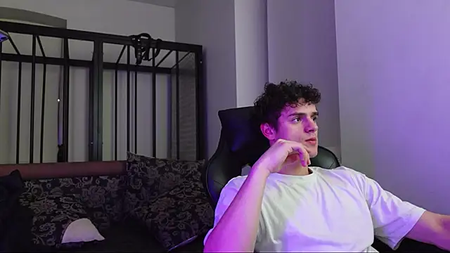 Snapshot of Brad_Holloway chatting on November 2025 05:50:01 PM Brad Holloway online show from November 2025 05:50:01 PM