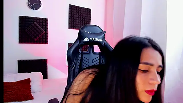 hannarusso online show from October 2025 07:37:02 PM