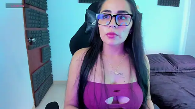 hannarusso online show from May 2026 08:22:01 PM