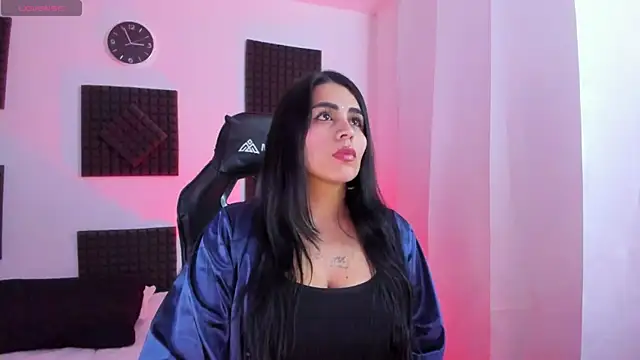 hannarusso online show from October 2025 07:57:02 PM