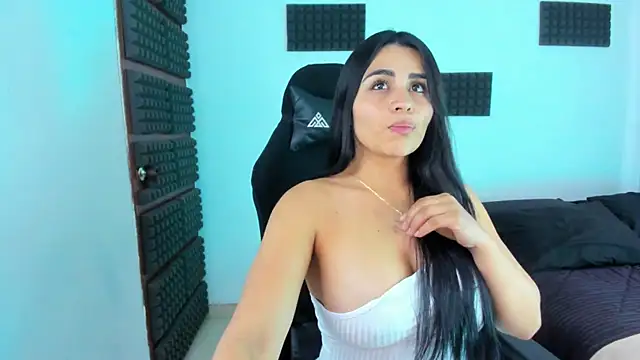 hannarusso online show from April 2026 09:45:02 PM