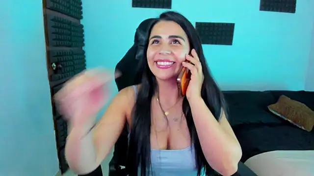 hannarusso online show from April 2026 11:10:02 PM