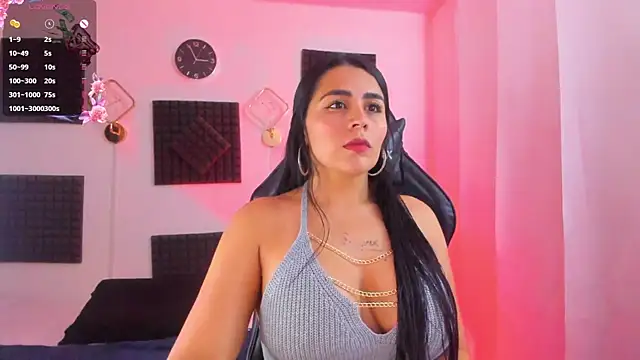 hannarusso online show from November 2025 07:57:01 PM