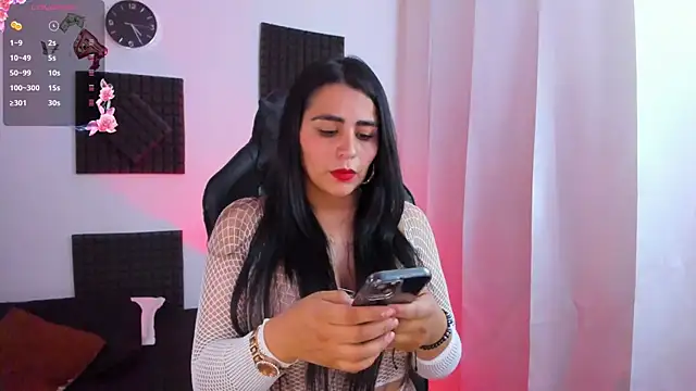 hannarusso online show from October 2025 09:25:02 PM