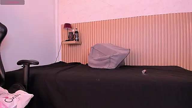 Snapshot of Layla_arabelle chatting on July 2026 09:04:01 PM Layla arabelle online show from July 2026 09:04:01 PM
