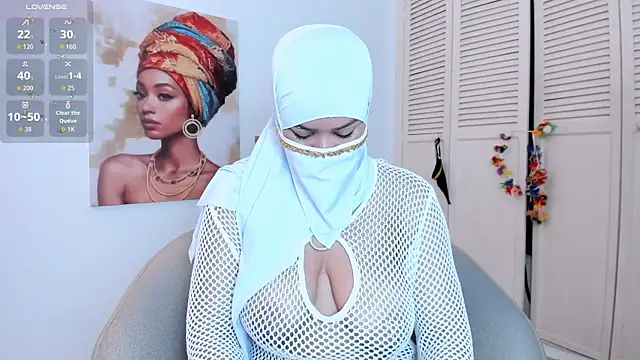 Layla arabelle online show from November 2025 08:02:01 PM